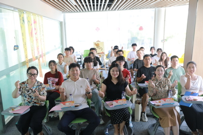 共賞‘易’輪月 同念家國情——學校舉辦中秋茶話會暨文化藝術交流活動